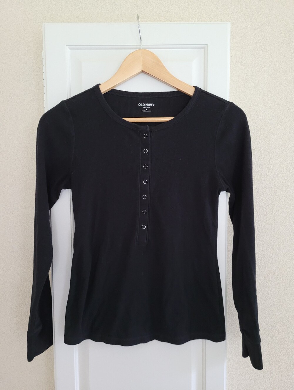 Old Navy Black Cozy Snug Ribbed Henley Shirt Size Small